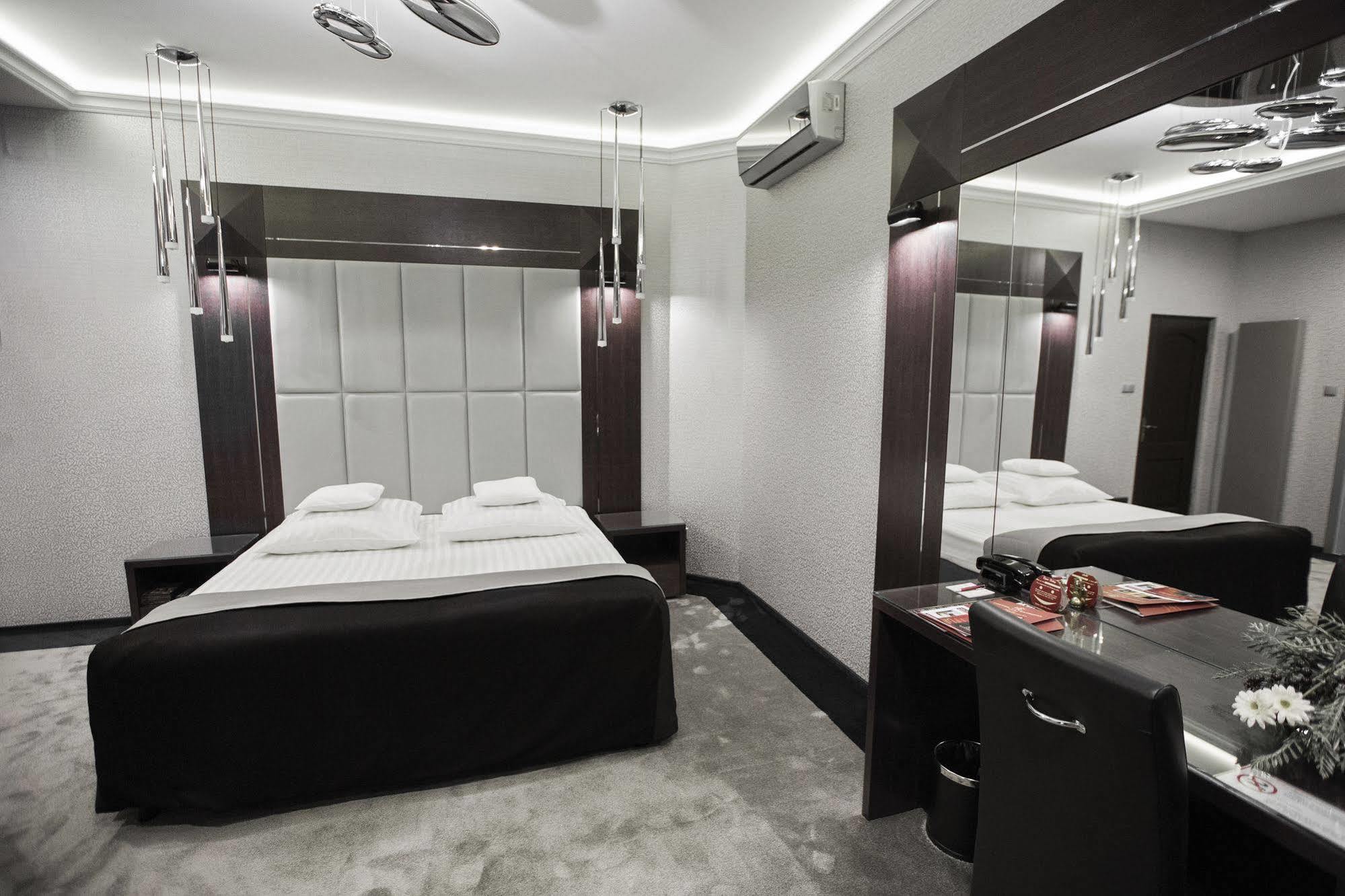 Hotel Europa Kaliszki Exteriér fotografie