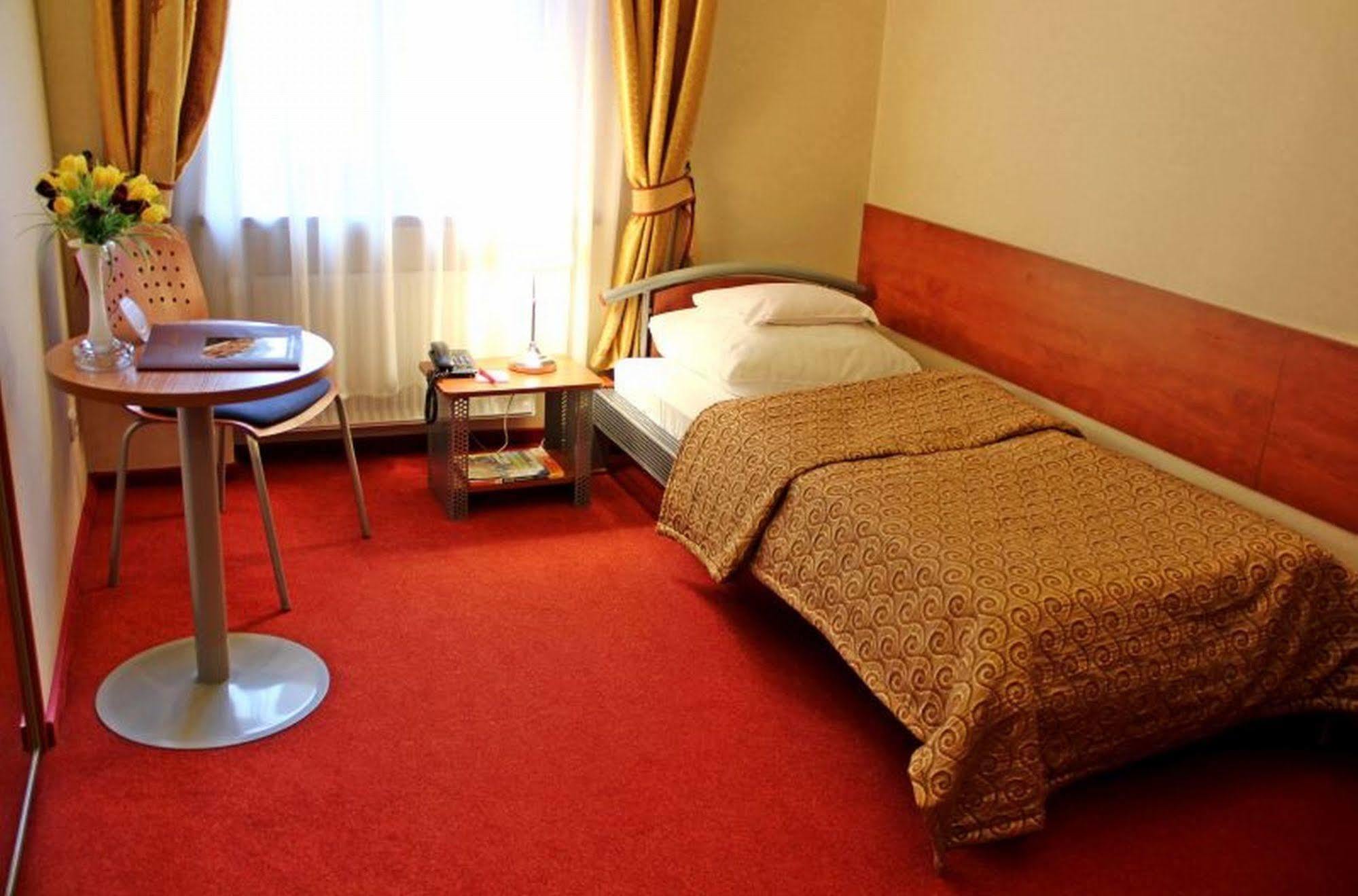 Hotel Europa Kaliszki Exteriér fotografie